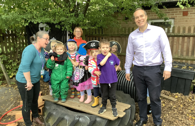 David visits Stanford in the Vale Pre-School