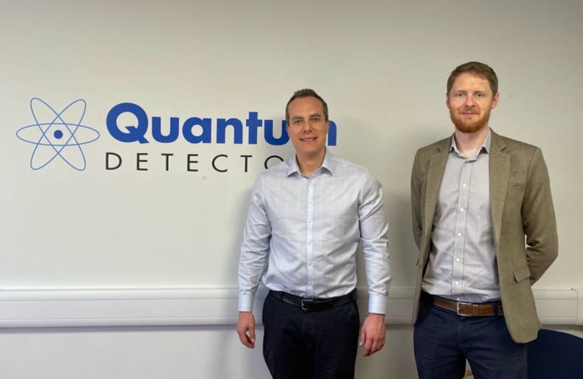 David visits Quantum Detectors to congratulate them on winning Government funding