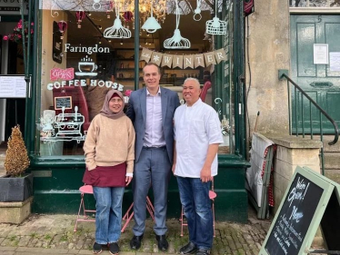 David has lunch with the team at Faringdon Coffee House