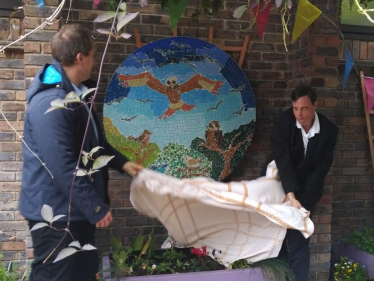 David unveils mosaic at the Market Garden Project