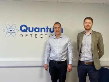 David visits Quantum Detectors to congratulate them on winning Government funding