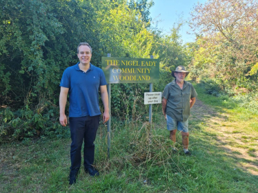 David discusses local issues with volunteers at the Nigel Eady Community Woodland